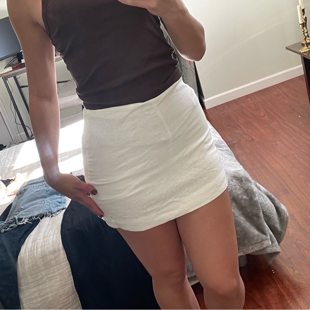 H&M White Mini Skirt